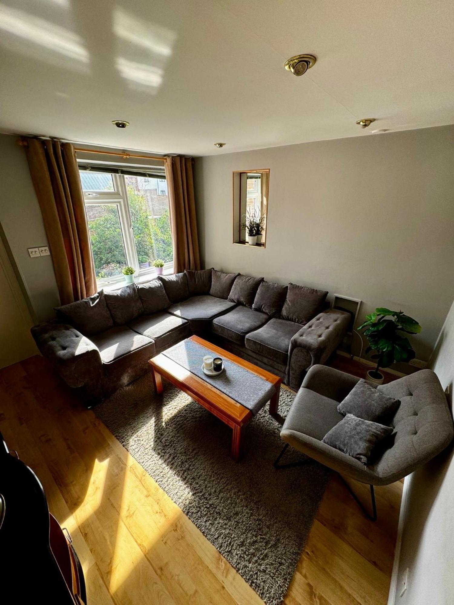 Amazing En-Suite Apartment In Finchley Central 伦敦 外观 照片