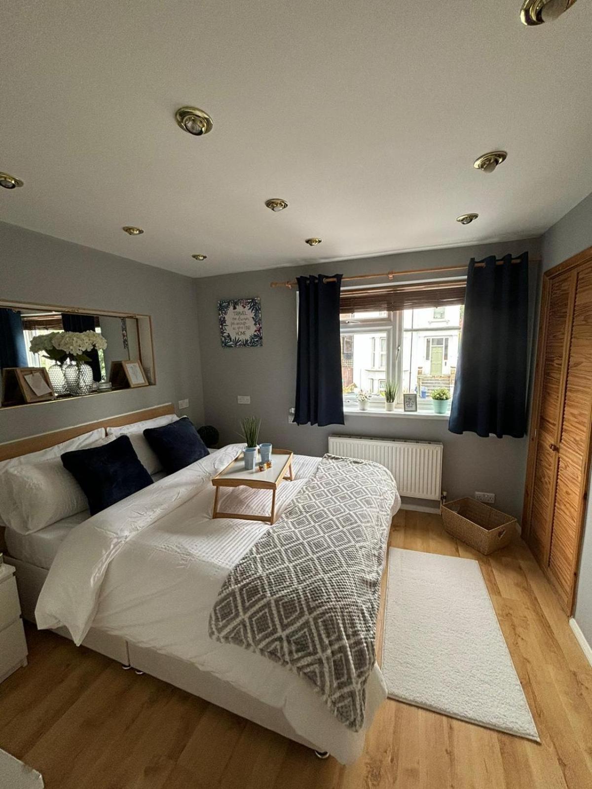 Amazing En-Suite Apartment In Finchley Central 伦敦 外观 照片