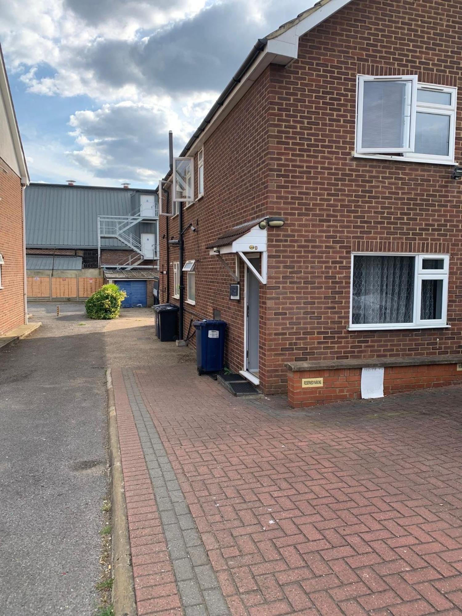 Amazing En-Suite Apartment In Finchley Central 伦敦 外观 照片