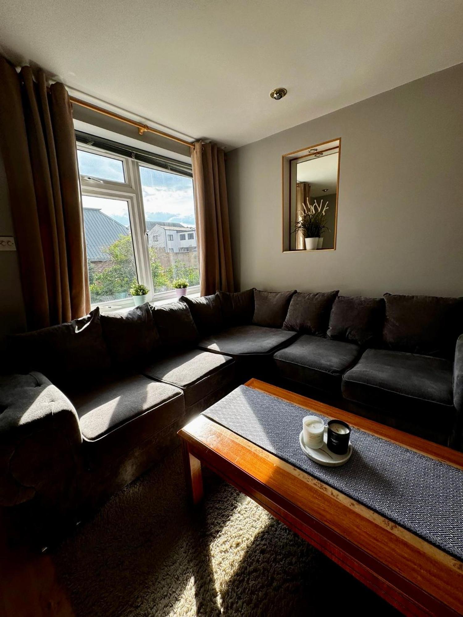 Amazing En-Suite Apartment In Finchley Central 伦敦 外观 照片