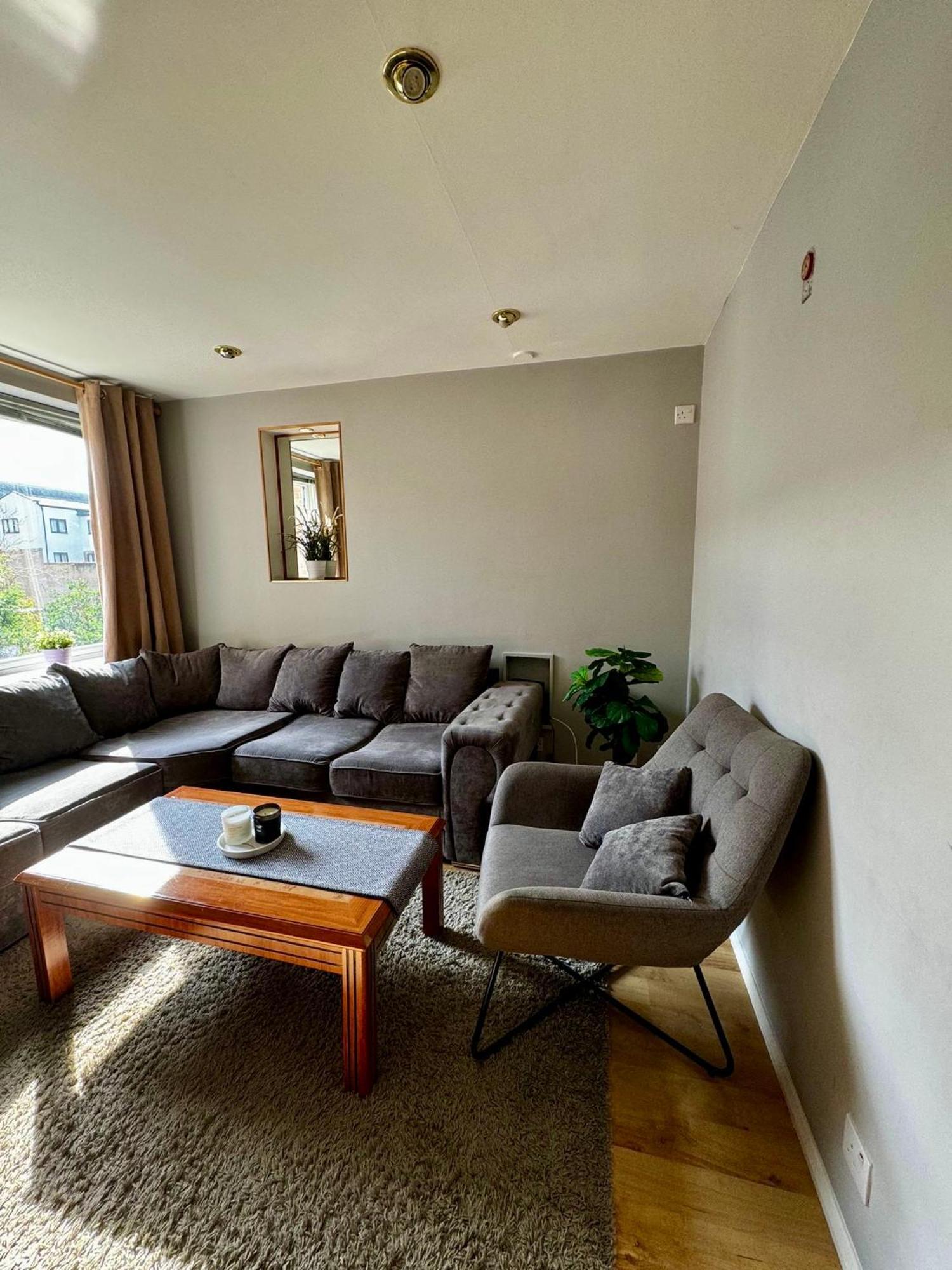 Amazing En-Suite Apartment In Finchley Central 伦敦 外观 照片