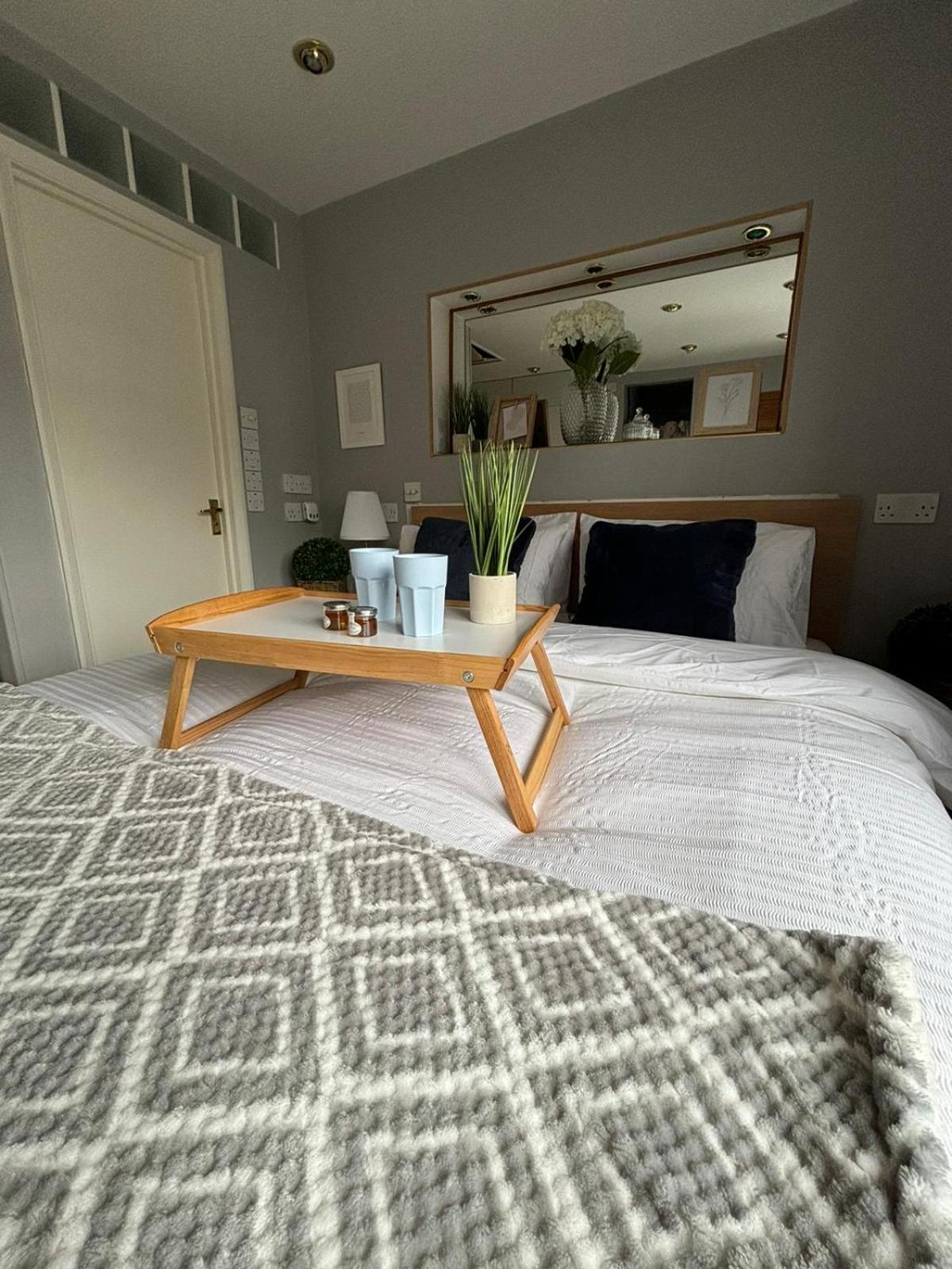 Amazing En-Suite Apartment In Finchley Central 伦敦 外观 照片
