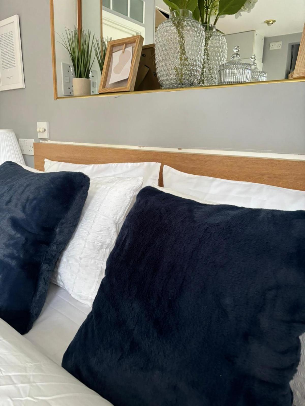 Amazing En-Suite Apartment In Finchley Central 伦敦 外观 照片