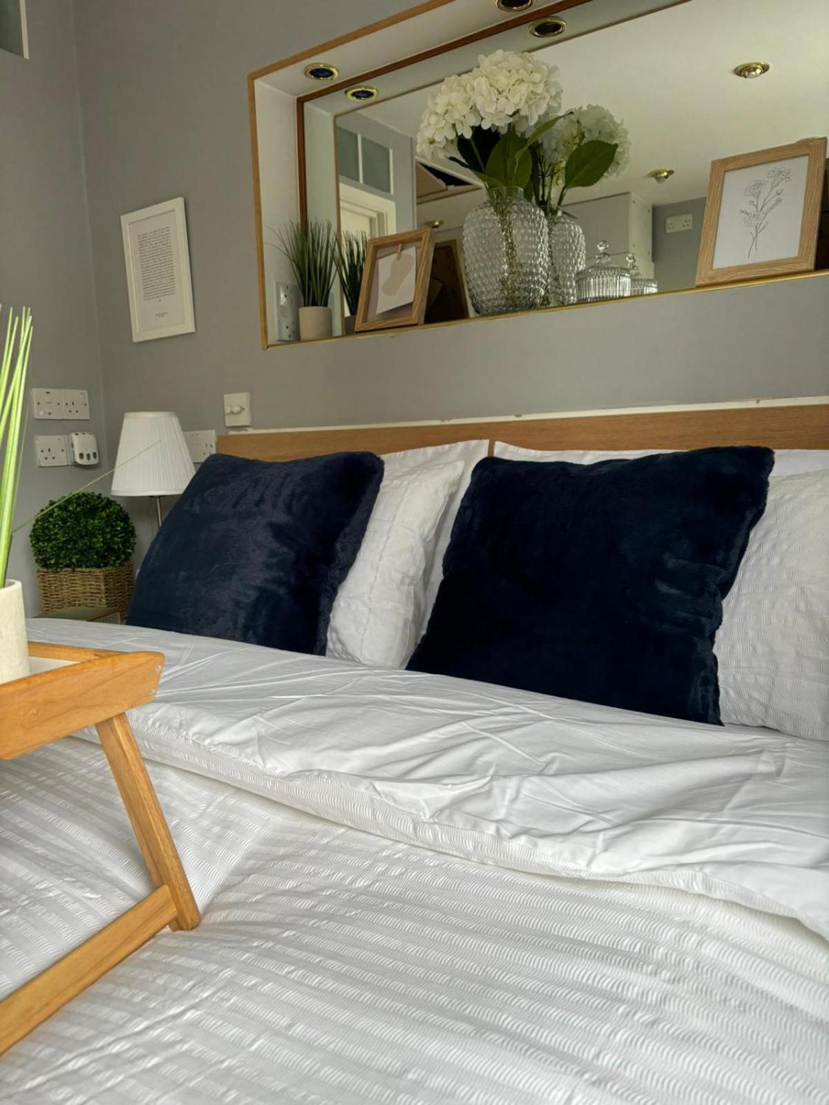 Amazing En-Suite Apartment In Finchley Central 伦敦 外观 照片