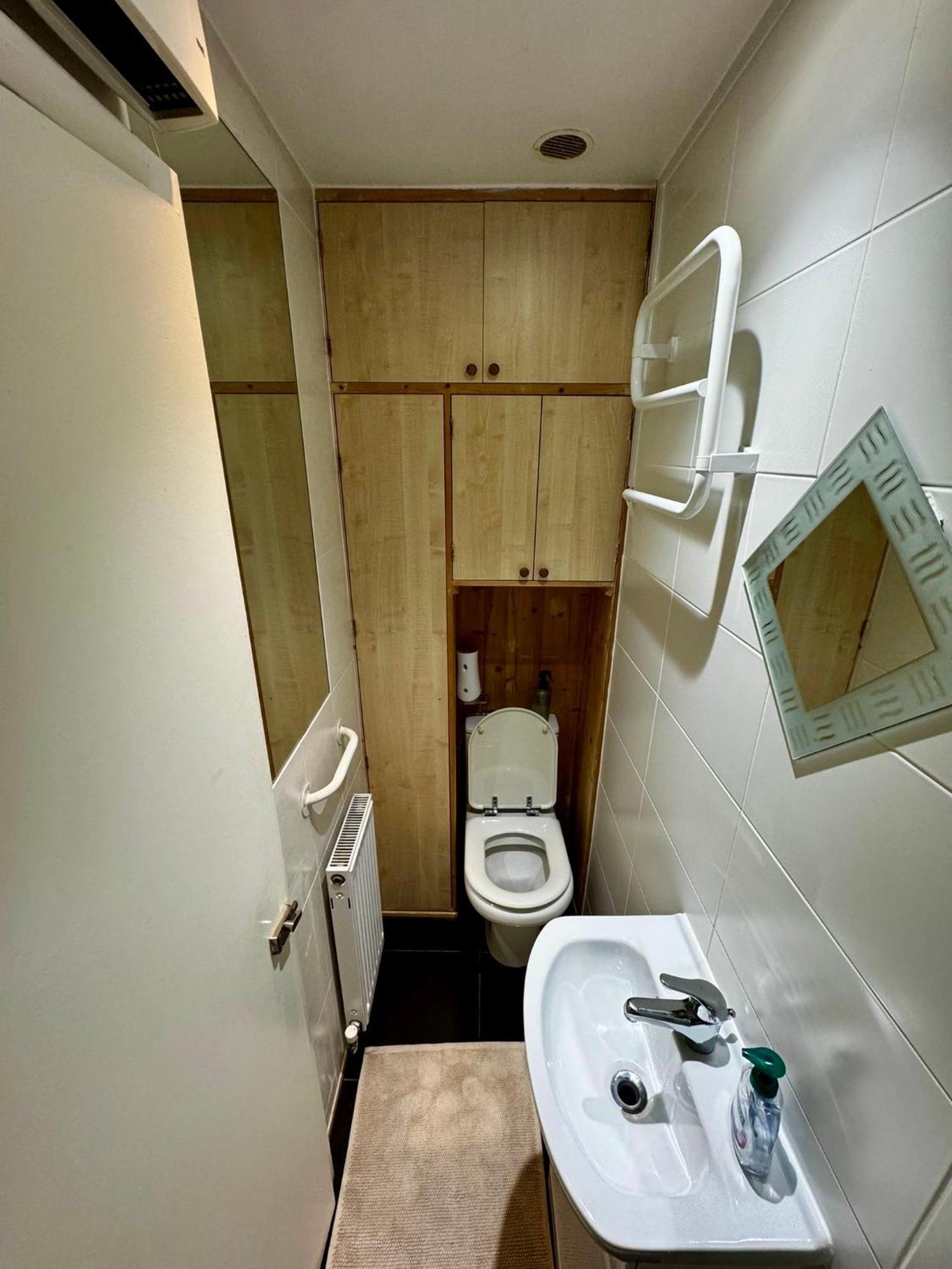 Amazing En-Suite Apartment In Finchley Central 伦敦 外观 照片
