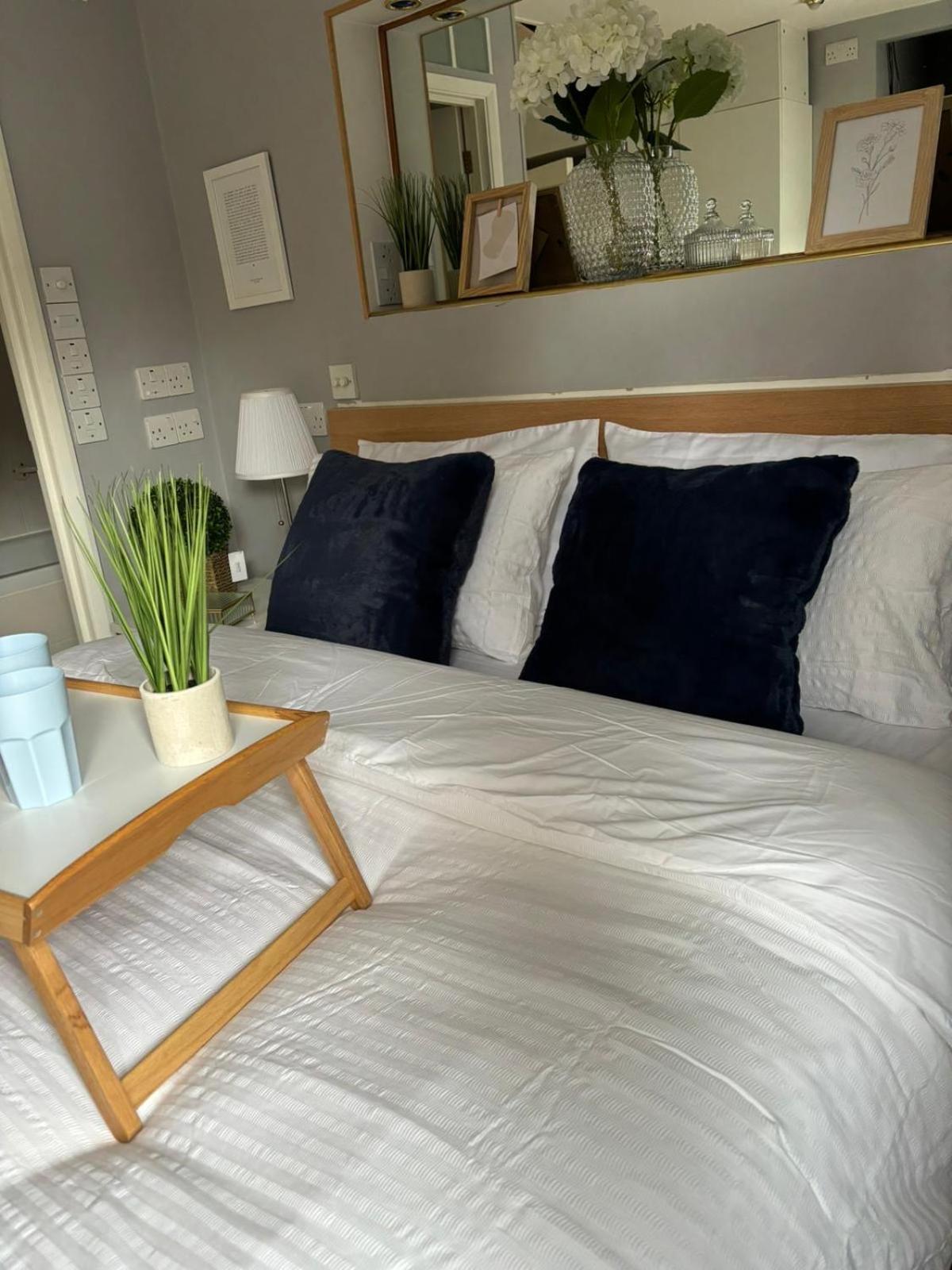 Amazing En-Suite Apartment In Finchley Central 伦敦 外观 照片