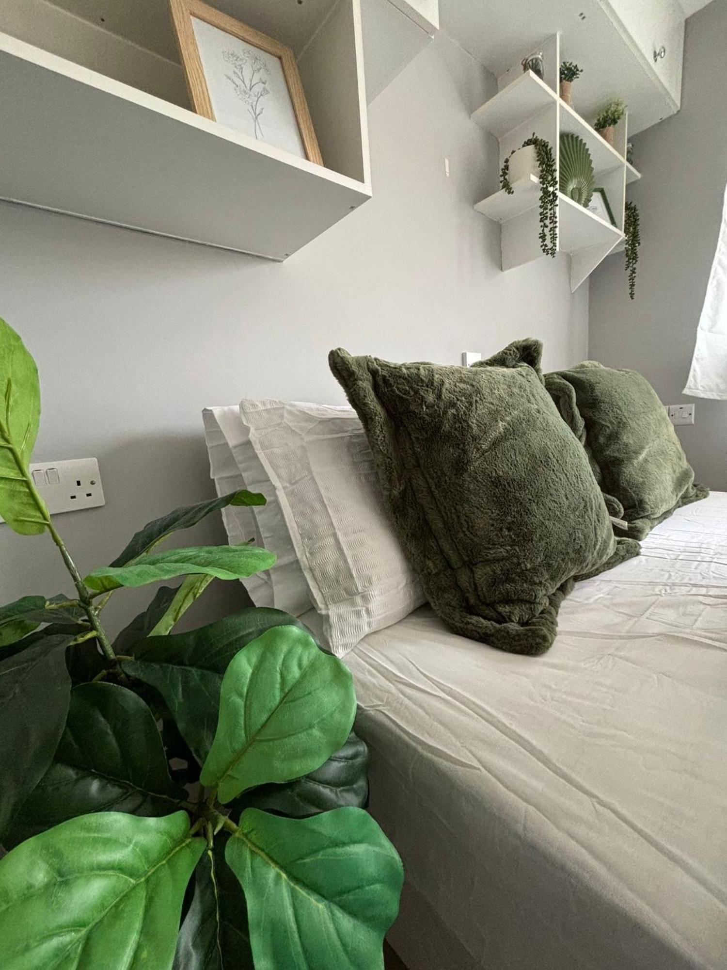 Amazing En-Suite Apartment In Finchley Central 伦敦 外观 照片