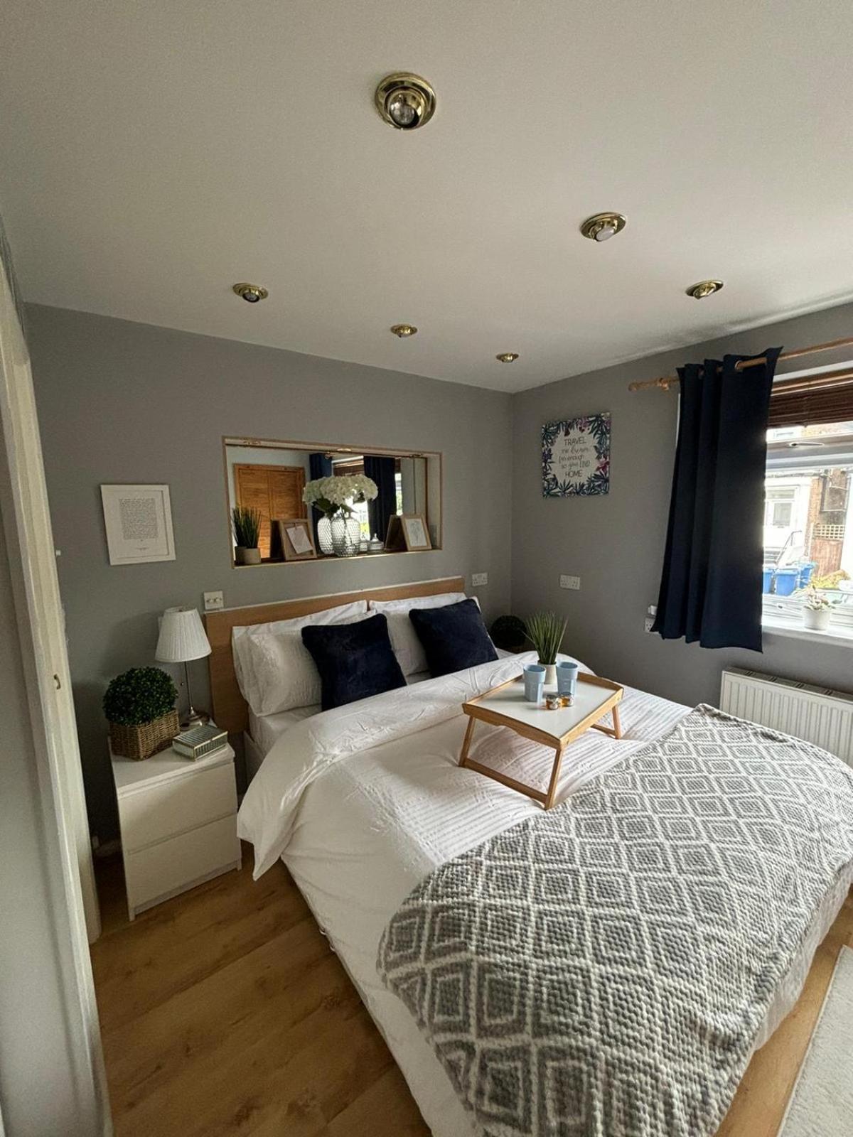Amazing En-Suite Apartment In Finchley Central 伦敦 外观 照片