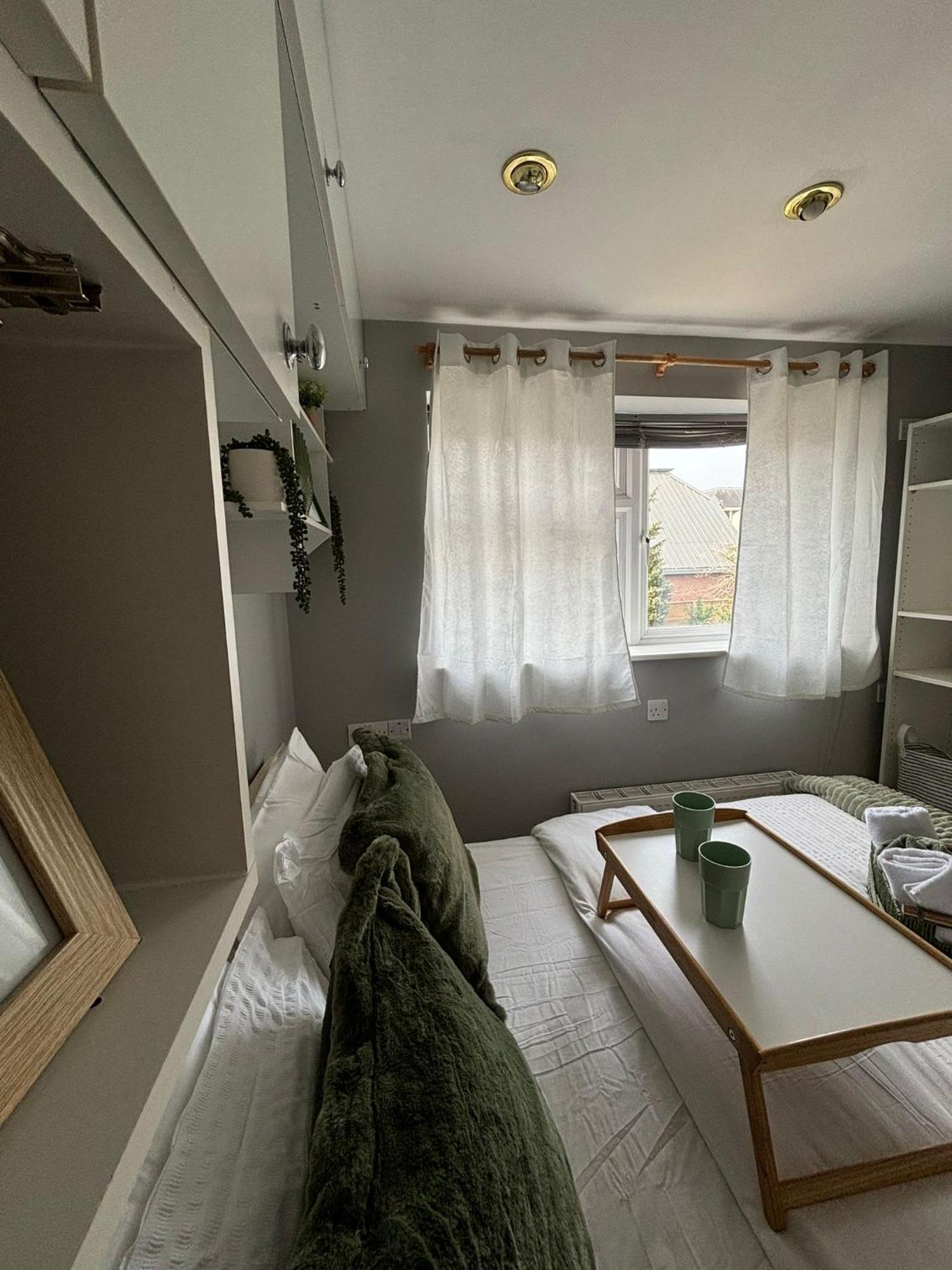 Amazing En-Suite Apartment In Finchley Central 伦敦 外观 照片